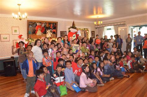 SNP, JHMC share joy to indigent Baguio kids .